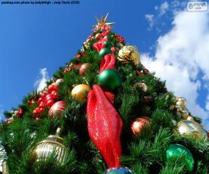 Puzzle Χριστουγεννιάτικο δέντρο με χριστουγεννιάτικα στολίδια